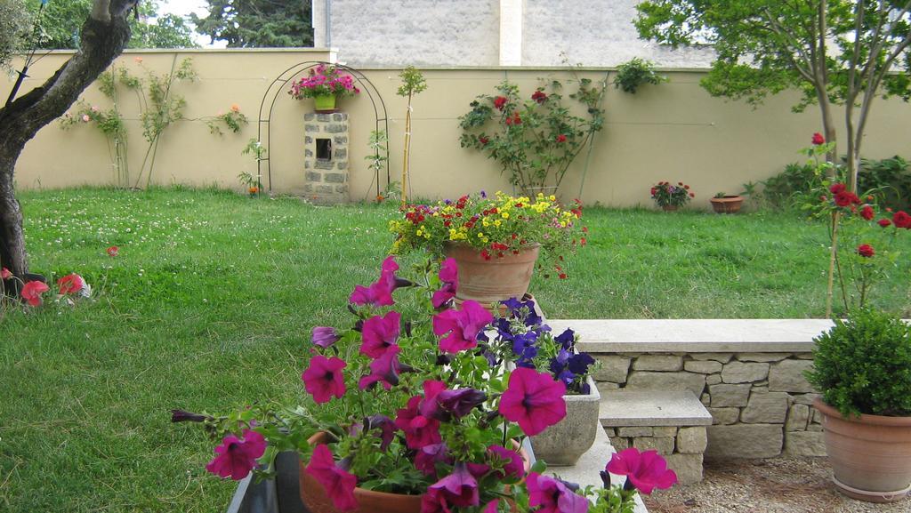 Clos Marjolie Hotel Caromb Buitenkant foto
